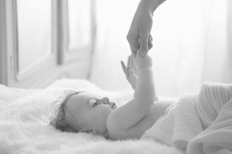 Le cerveau des bébés utilise le toucher pour se connecter au reste du monde